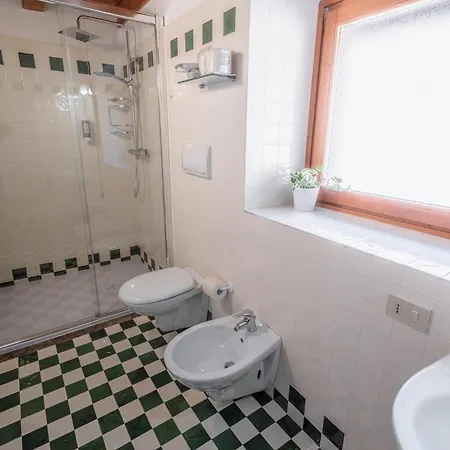 مزرعة للإقامة Pian Dei Tass